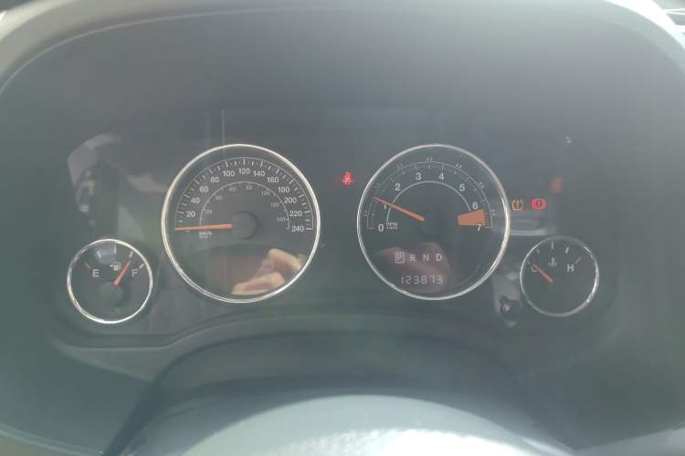 Used Jeep Compass 2014 2.0L two-wheel drive luxury version Instrument Cluster