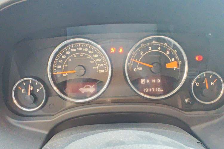 Used Jeep Compass 2014 2.4L Four-Wheel Drive Serpentine Collection Edition Instrument Cluster