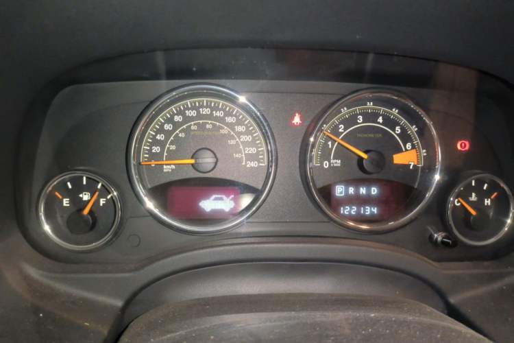 Used Jeep Compass 2014 2.4L four-wheel drive sport version Instrument Cluster
