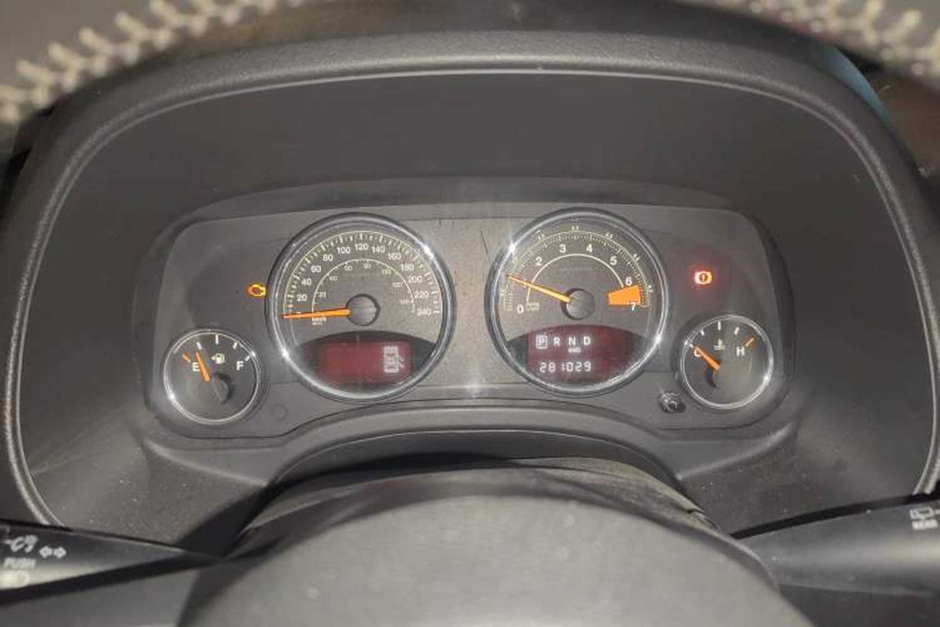 Used Jeep Compass 2014 Revised Version 2.4L Four-Wheel Drive Comfort Edition Instrument Cluster