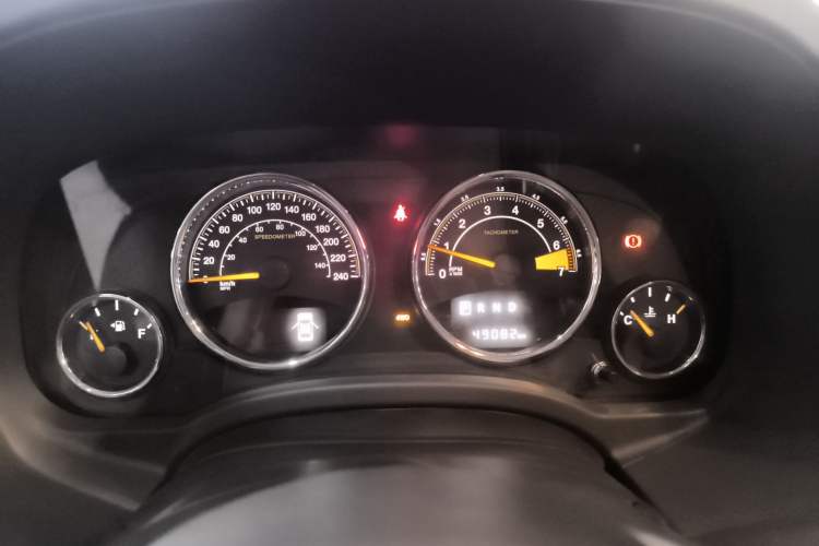 Used Jeep Compass 2014 Revised Version 2.4L Four-Wheel Drive Comfort Edition Instrument Cluster