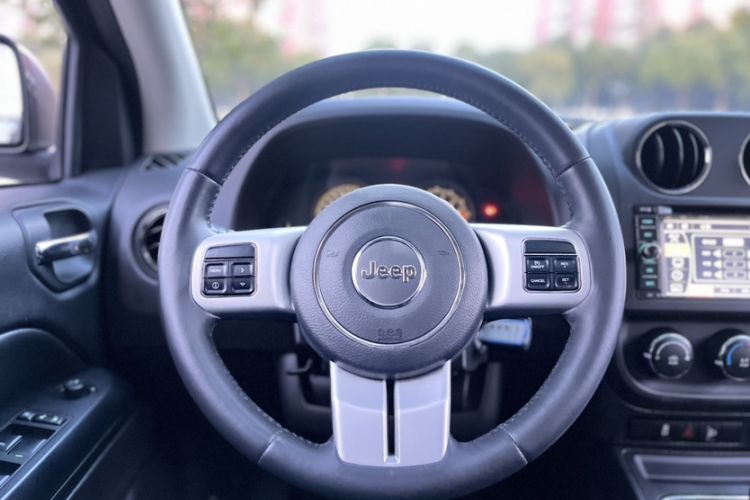 Used Jeep Compass 2014 Revised Version 2.0L Two-Wheel Drive Entry-Level Edition Interior 1