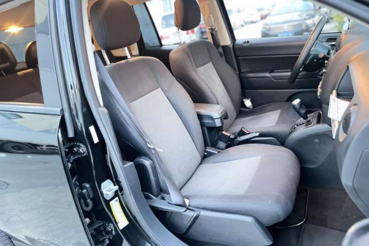 Used Jeep Compass 2014 Revised Version 2.0L Two-Wheel Drive Entry-Level Edition Interior 15