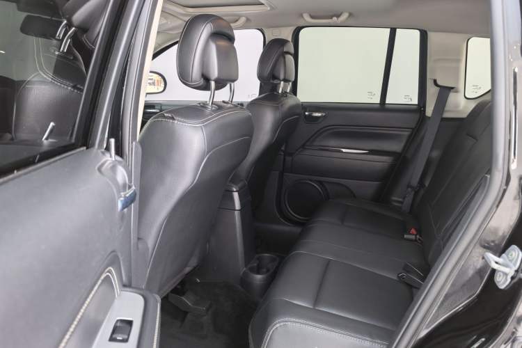 Used Jeep Compass 2014 Revised Version 2.4L Four-Wheel Drive Luxury Edition Interior 4