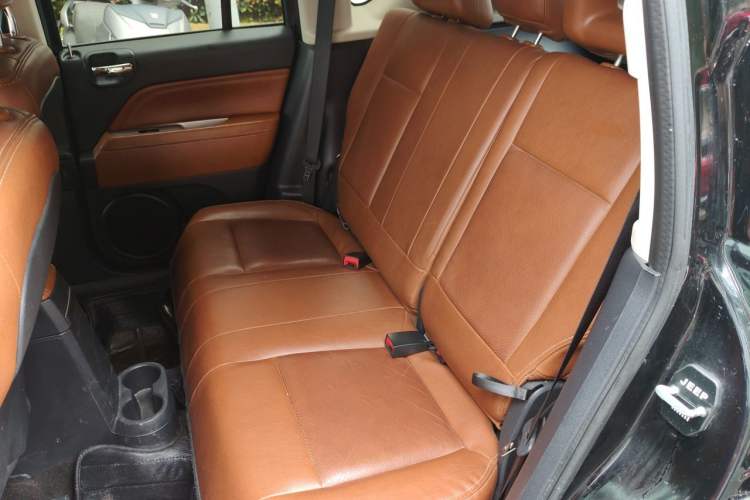 Used Jeep Compass 2014 Revised Version 2.4L Four-Wheel Drive Luxury Edition Interior 4