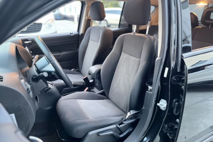 Used Jeep Compass 2014 Revised Version 2.0L Two-Wheel Drive Entry-Level Edition Interior 7