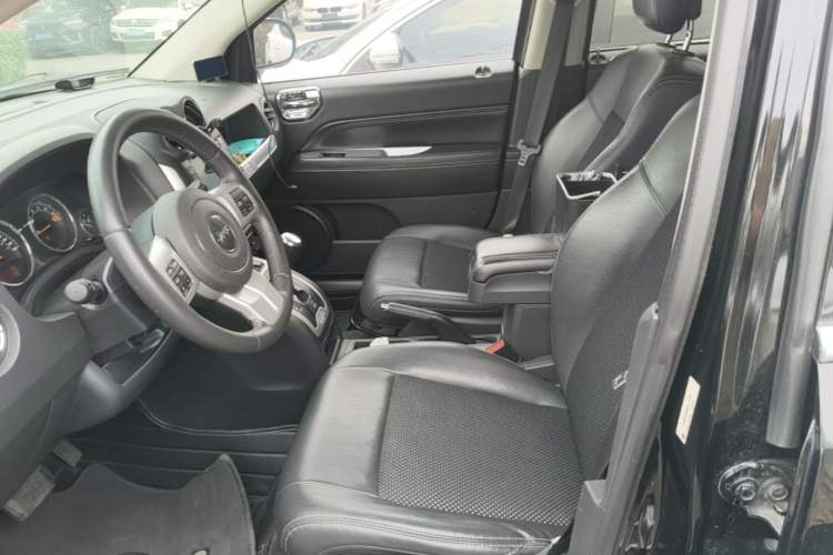Used Jeep Compass 2014 Revised Version 2.4L Four-Wheel Drive Comfort Edition Left Front Seat