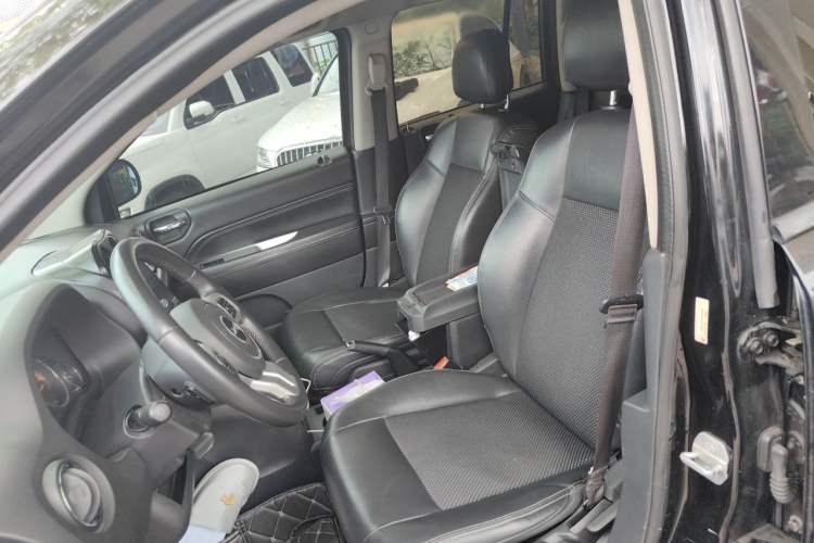 Used Jeep Compass 2014 Revised Version 2.4L Four-Wheel Drive Comfort Edition Left Front Seat