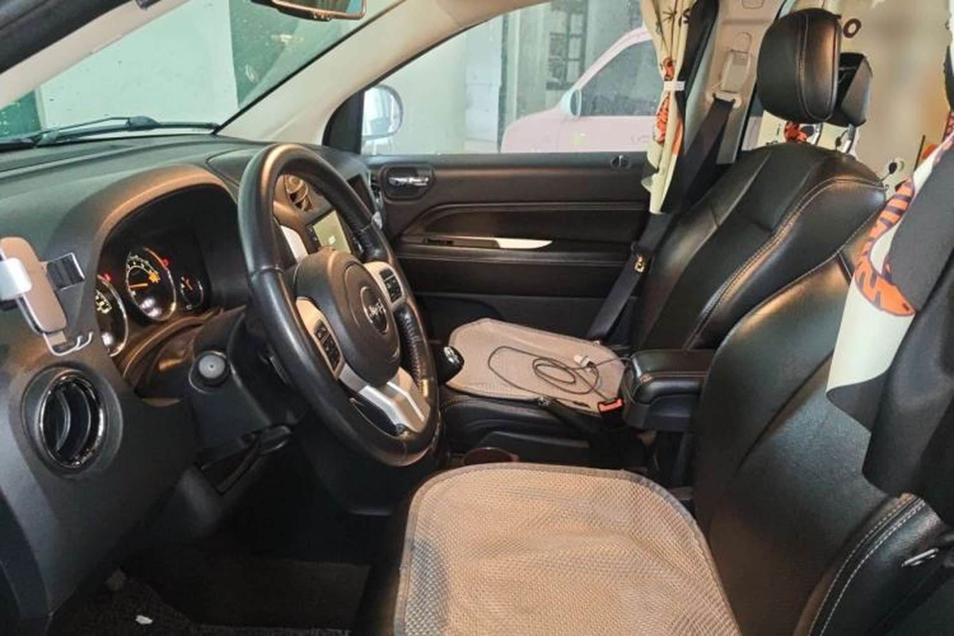 Used Jeep Compass 2014 2.4L four-wheel drive luxury version Left Front Seat