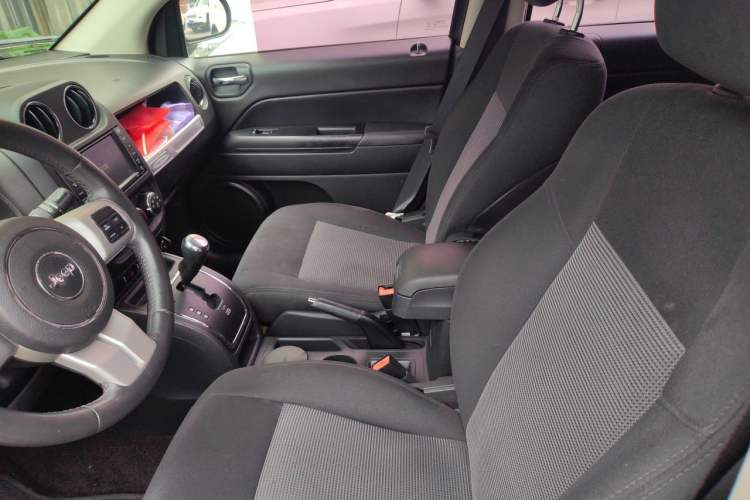 Used Jeep Compass 2014 Revised Version 2.0L Two-Wheel Drive Entry-Level Edition Left Front Seat