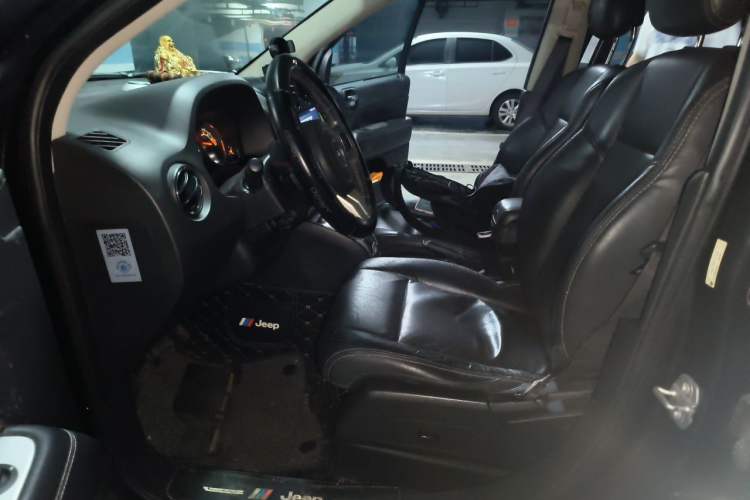 Used Jeep Compass 2014 Revised Version 2.0L Two-Wheel Drive Elite Edition Left Front Seat