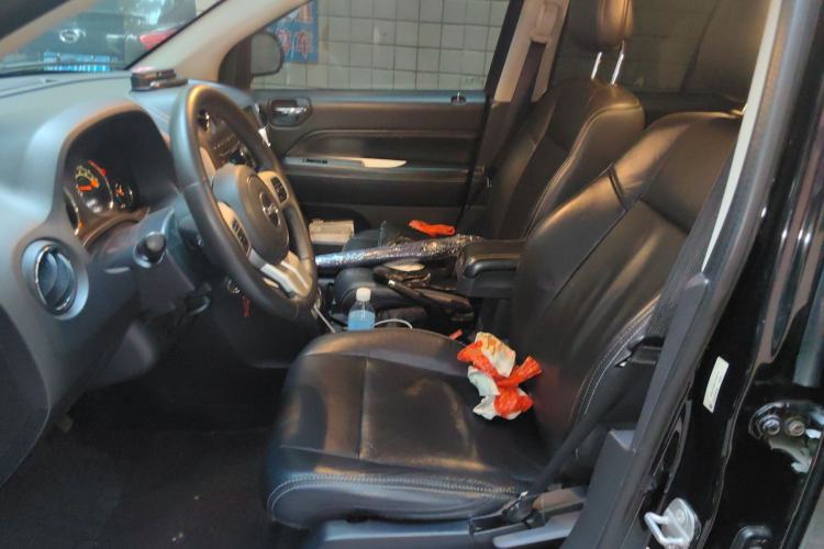 Used Jeep Compass 2014 2.4L four-wheel drive luxury version Left Front Seat