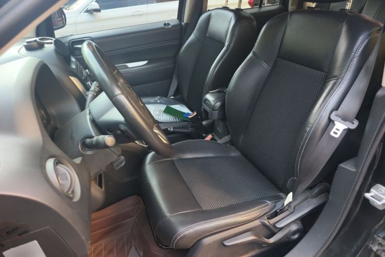 Used Jeep Compass 2014 2.4L Four-Wheel Drive Serpentine Collection Edition Left Front Seat