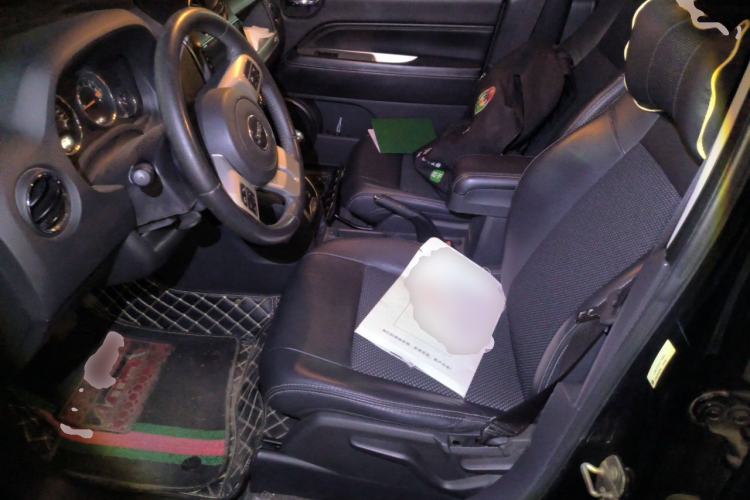 Used Jeep Compass 2014 2.4L four-wheel drive sport version Left Front Seat