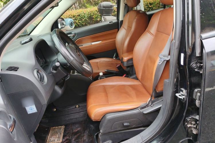 Used Jeep Compass 2014 Revised Version 2.4L Four-Wheel Drive Luxury Edition Left Front Seat