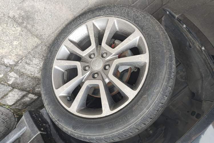 Used Jeep Compass 2014 Revised Version 2.0L Two-Wheel Drive Elite Edition Left Front Wheel Hub