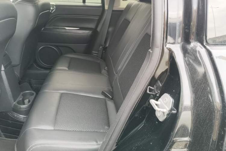 Used Jeep Compass 2014 Revised Version 2.4L Four-Wheel Drive Comfort Edition Left Rear Seat