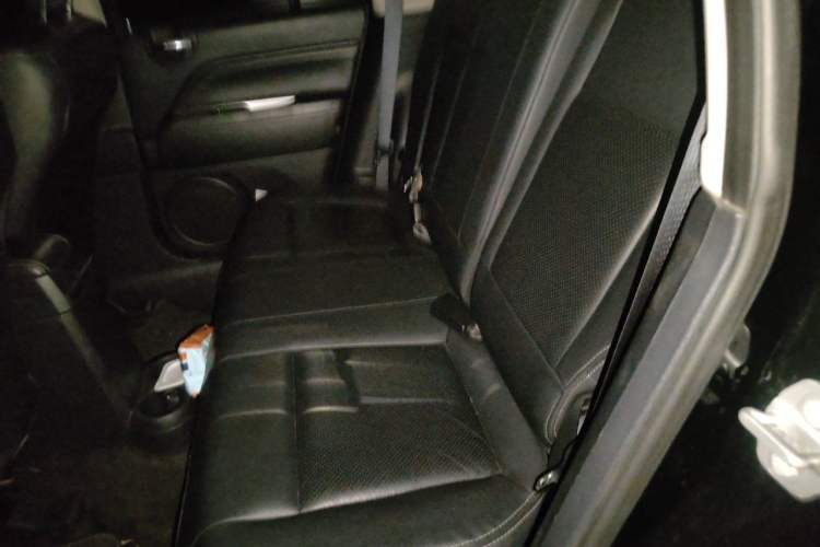 Used Jeep Compass 2014 2.0L two-wheel drive luxury version Left Rear Seat