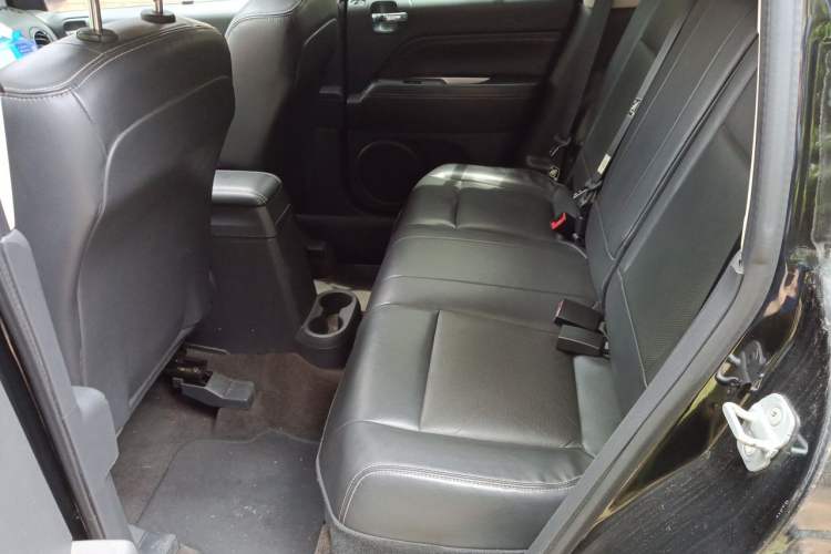 Used Jeep Compass 2014 Revised Version 2.0L Two-Wheel Drive Elite Edition Left Rear Seat
