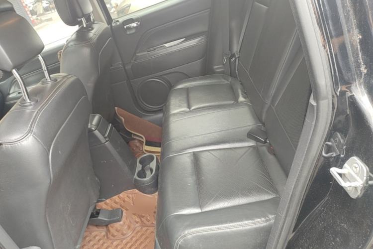 Used Jeep Compass 2014 Revised Version 2.0L Two-Wheel Drive Elite Edition Left Rear Seat