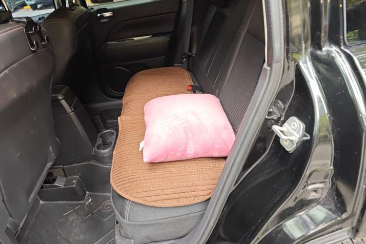 Used Jeep Compass 2014 Revised Version 2.4L Four-Wheel Drive Comfort Edition Left Rear Seat