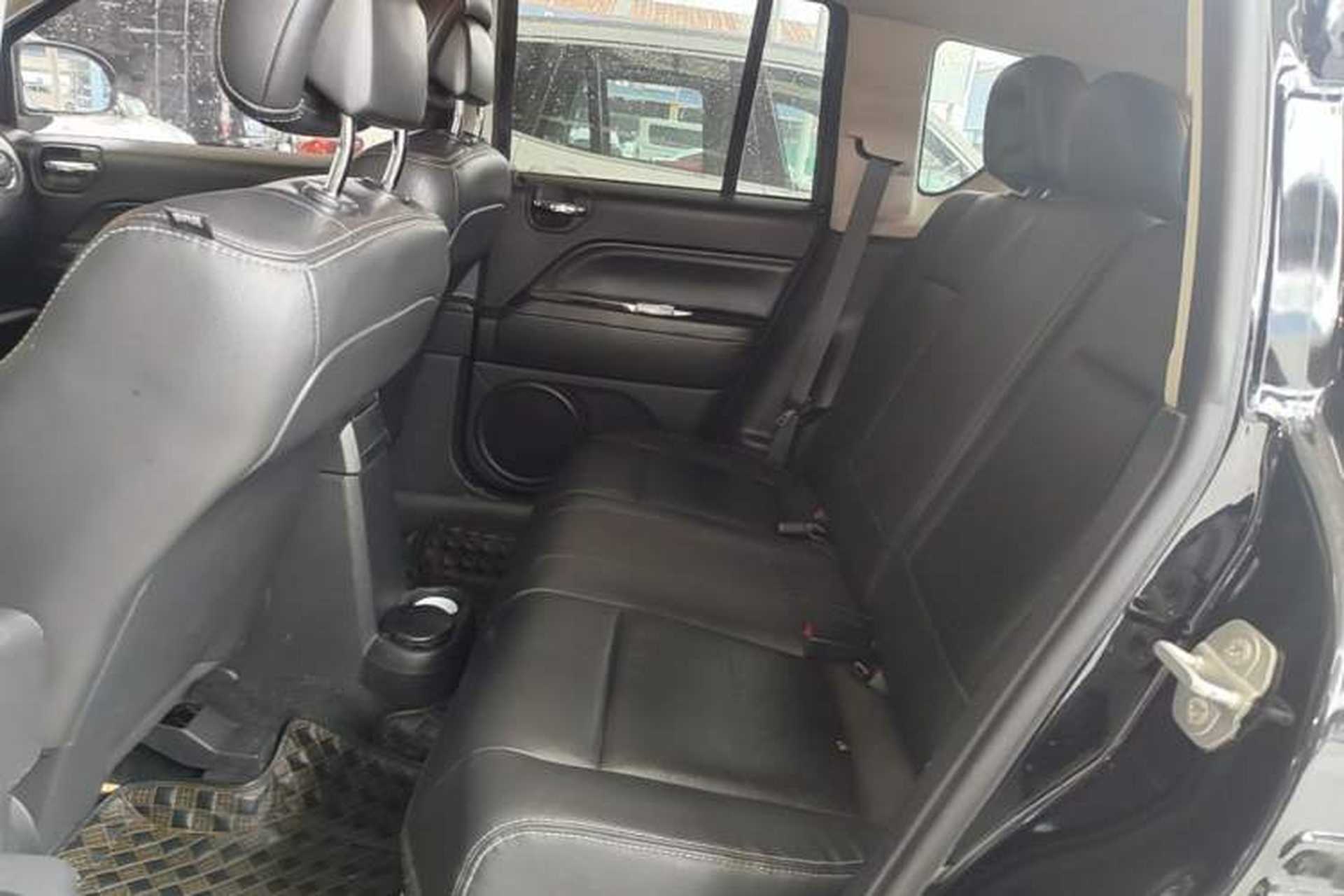 Used Jeep Compass 2014 Revised Version 2.4L Four-Wheel Drive Luxury Edition Left Rear Seat