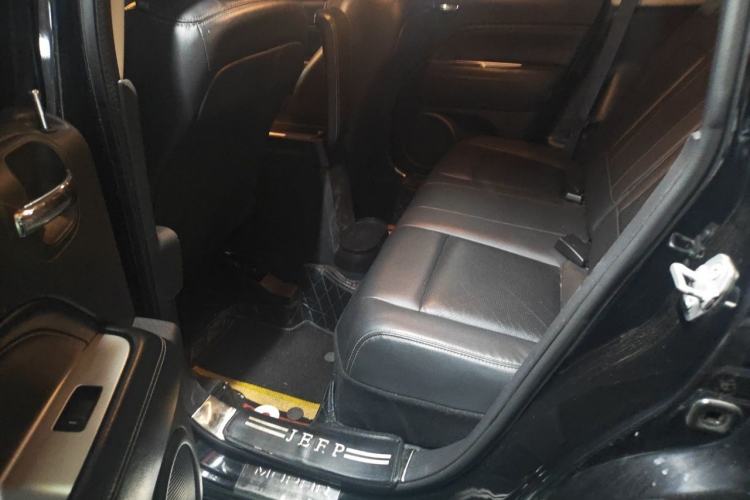 Used Jeep Compass 2014 Revised Version 2.0L Two-Wheel Drive Elite Edition Left Rear Seat