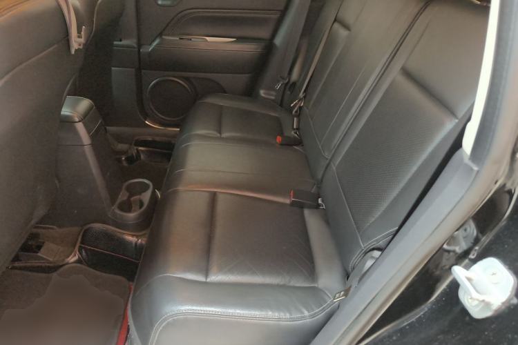 Used Jeep Compass 2014 2.4L four-wheel drive luxury version Left Rear Seat
