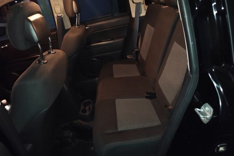 Used Jeep Compass 2014 Revised Version 2.0L Two-Wheel Drive Entry-Level Edition Left Rear Seat