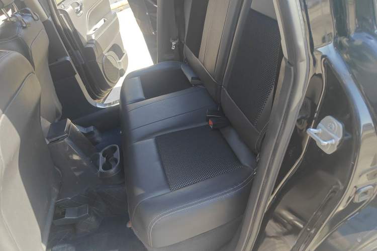 Used Jeep Compass 2014 Revised Version 2.4L Four-Wheel Drive Comfort Edition Left Rear Seat