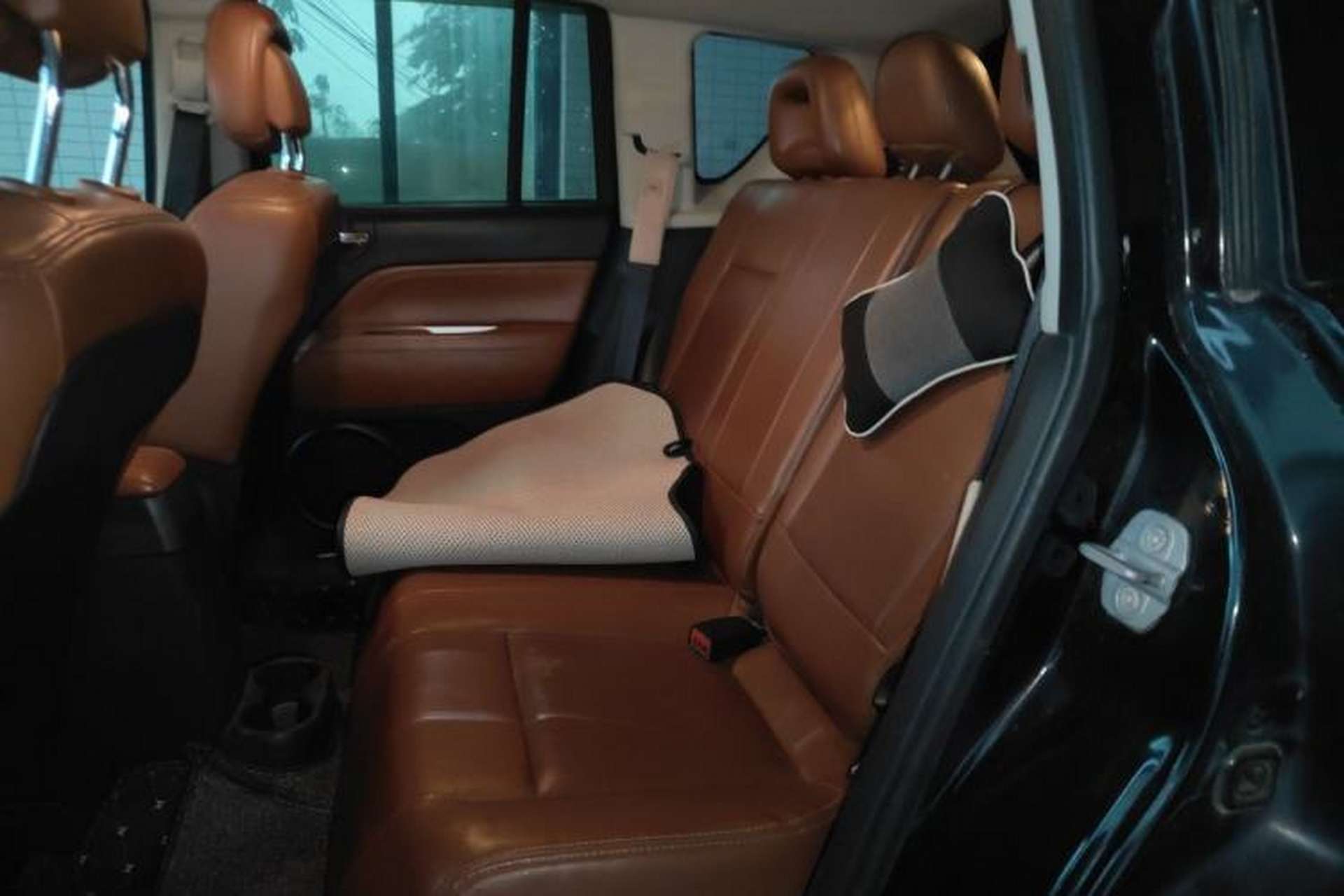 Used Jeep Compass 2014 2.4L four-wheel drive luxury navigation version Left Rear Seat