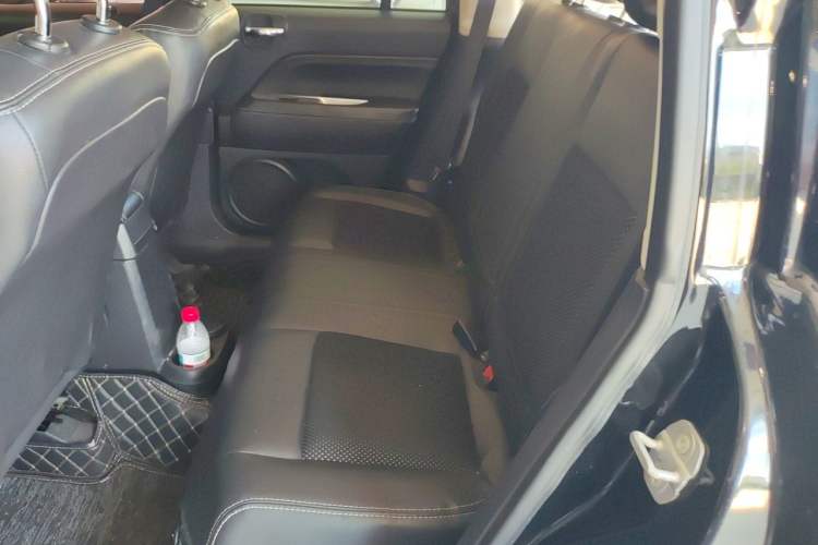 Used Jeep Compass 2014 Revised Version 2.4L Four-Wheel Drive Comfort Edition Left Rear Seat