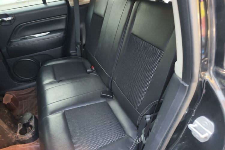 Used Jeep Compass 2014 2.4L Four-Wheel Drive Serpentine Collection Edition Left Rear Seat