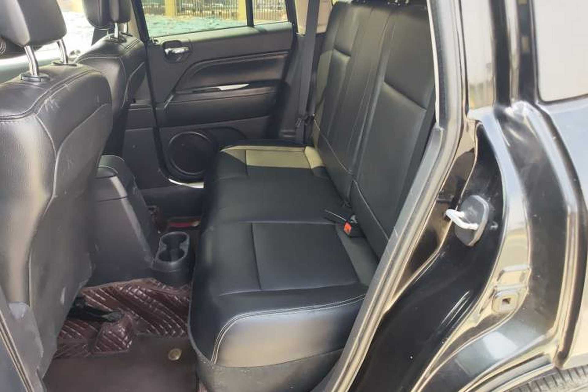 Used Jeep Compass 2014 Revised Version 2.0L Two-Wheel Drive Elite Edition Left Rear Seat