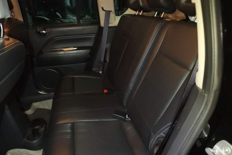Used Jeep Compass 2014 2.0L two-wheel drive luxury version Left Rear Seat
