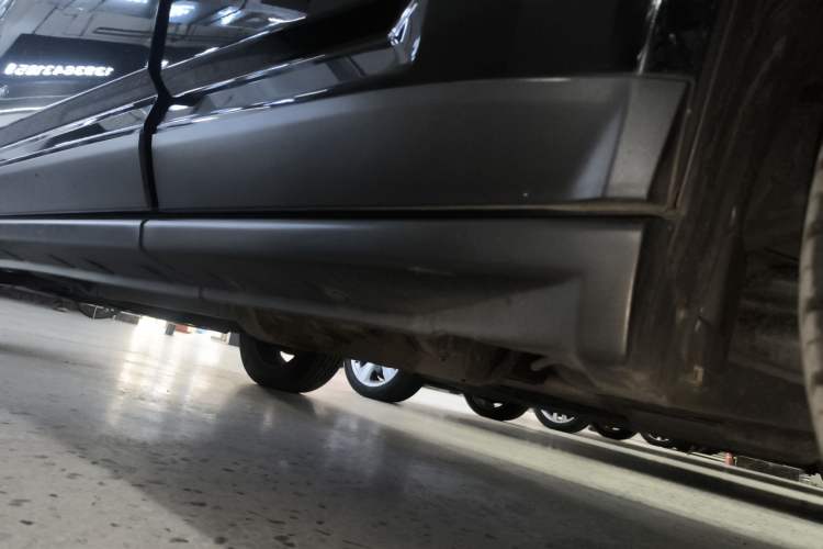 Used Jeep Compass 2014 Revised Version 2.4L Four-Wheel Drive Comfort Edition Left Side Sill
