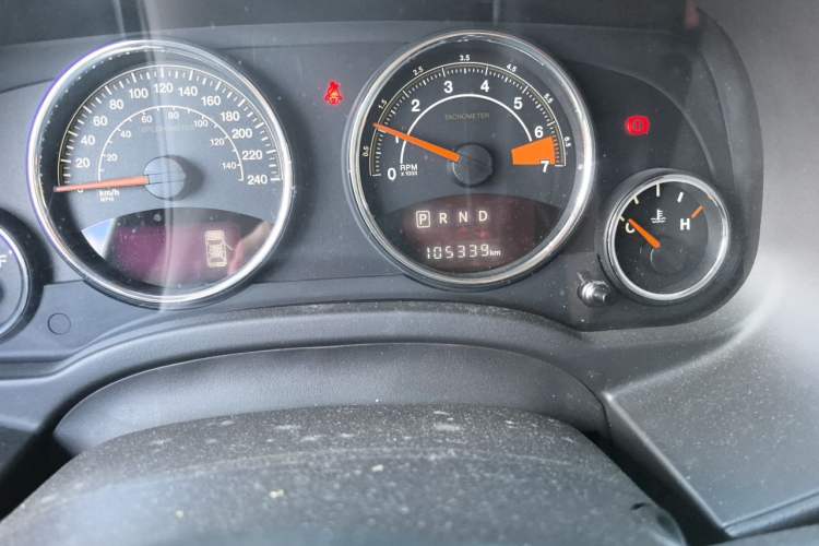 Used Jeep Compass 2014 2.0L two-wheel drive luxury version Odometer Close Up