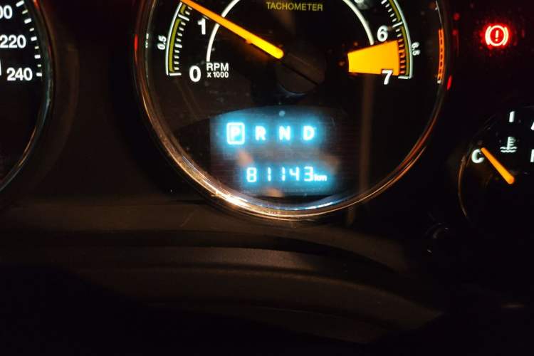 Used Jeep Compass 2014 2.4L four-wheel drive sport version Odometer Close Up
