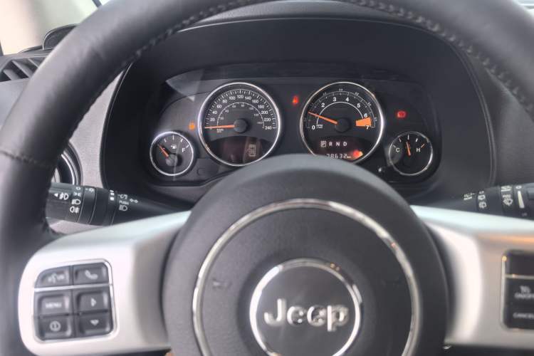 Used Jeep Compass 2014 Revised Version 2.4L Four-Wheel Drive Luxury Edition Odometer Close Up