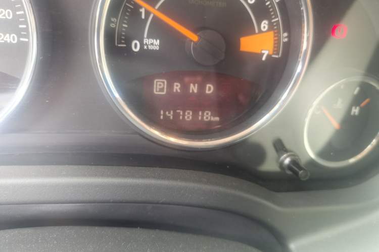 Used Jeep Compass 2014 2.0L two-wheel drive luxury version Odometer Close Up