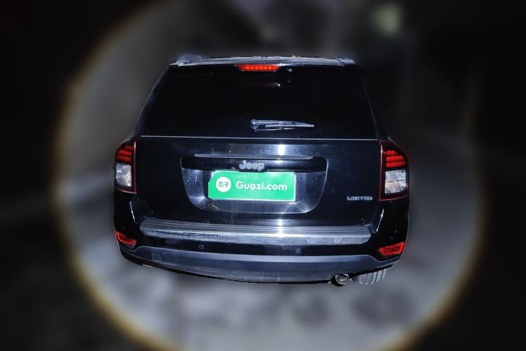 Used Jeep Compass 2014 2.4L four-wheel drive luxury navigation version Rear