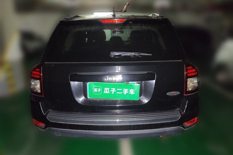 Used Jeep Compass 2014 2.4L four-wheel drive sport version Rear