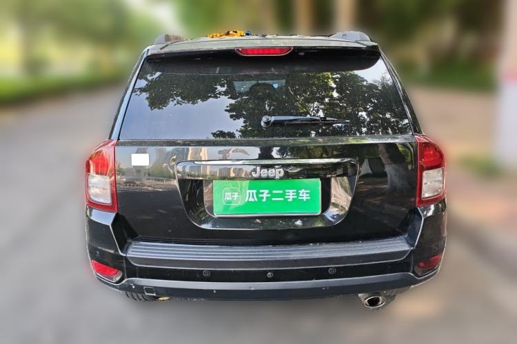 Used Jeep Compass 2014 2.4L four-wheel drive sport version Rear