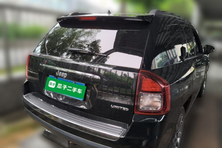 Used Jeep Compass 2014 2.0L two-wheel drive luxury version Rear