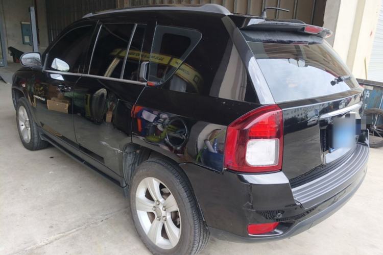 Used Jeep Compass 2014 2.0L two-wheel drive sport version Rear Left 45 Deg