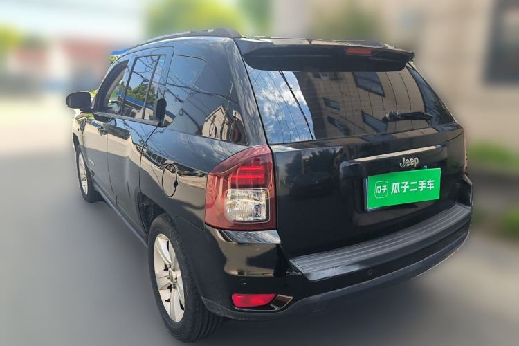 Used Jeep Compass 2014 2.0L two-wheel drive sport version Rear Left 45 Deg
