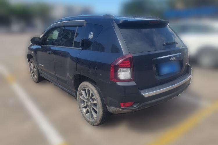 Used Jeep Compass 2014 2.0L two-wheel drive luxury version Rear Left 45 Deg