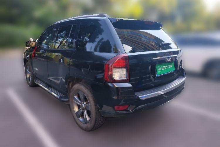 Used Jeep Compass 2014 2.4L Four-Wheel Drive Serpentine Collection Edition Rear Left 45 Deg