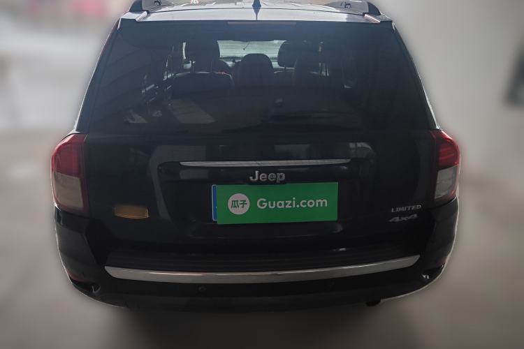 Used Jeep Compass 2014 2.4L four-wheel drive luxury navigation version Rear