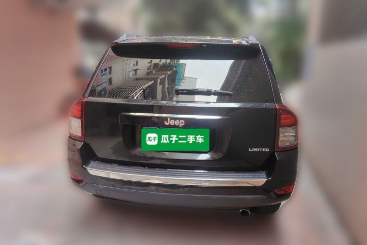 Used Jeep Compass 2014 2.4L four-wheel drive luxury version Rear